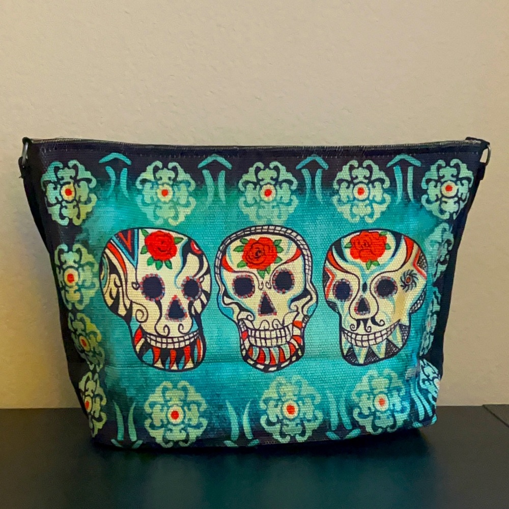 Skull tote bag 🥀